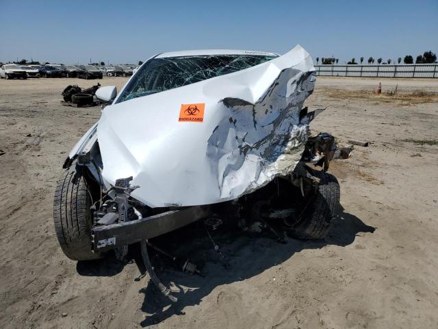  HYUNDAI ELANTRA 2018 Белы