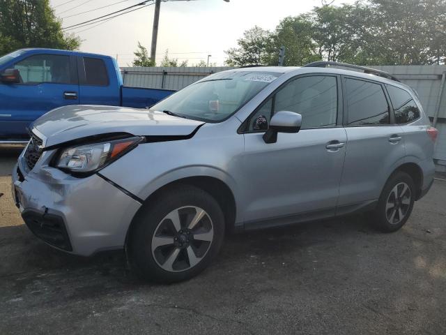 SUBARU FORESTER 2017 Srebrny