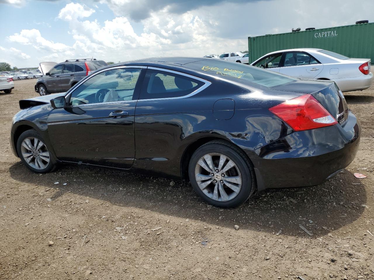 HONDA ACCORD 2011 VIN 1HGCS1B70BA010761 photo 2