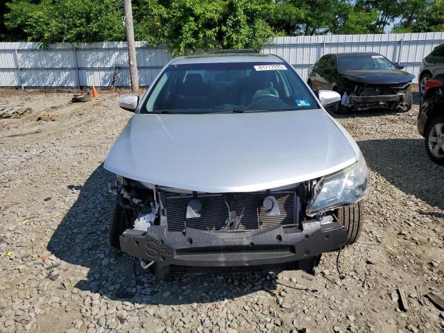  TOYOTA CAMRY 2014 Srebrny