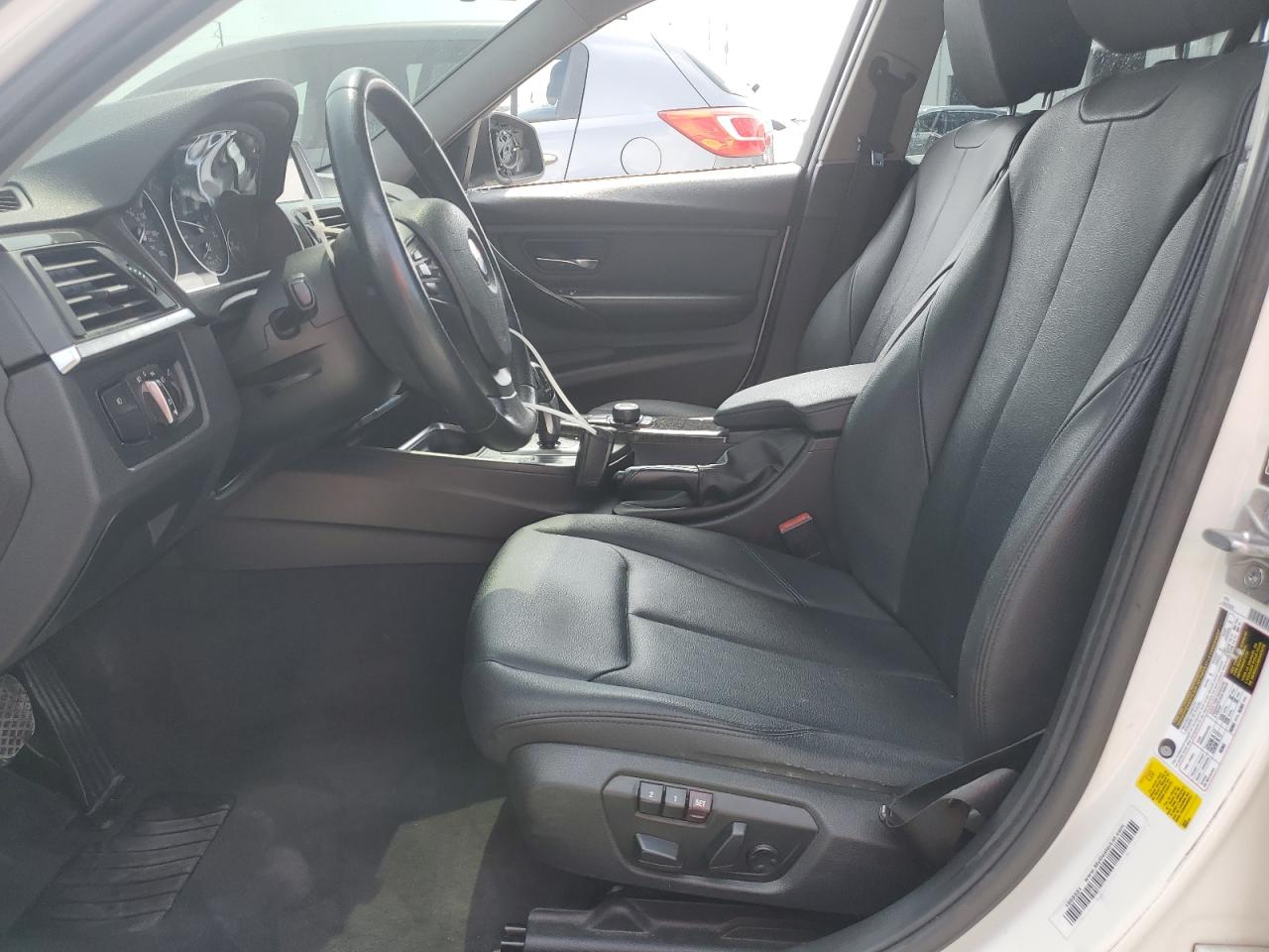 2015 BMW 320 I VIN: WBA3B1C51FK135857 Lot: 65315595