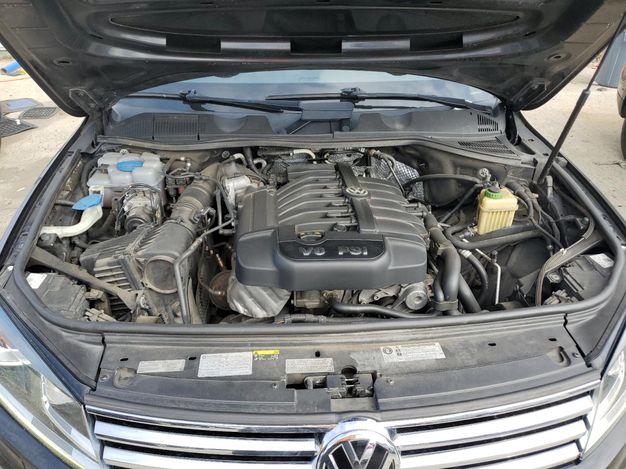 2017 Volkswagen Touareg Wolfsburg VIN: WVGRF7BPXHD004758 Lot: 62499105