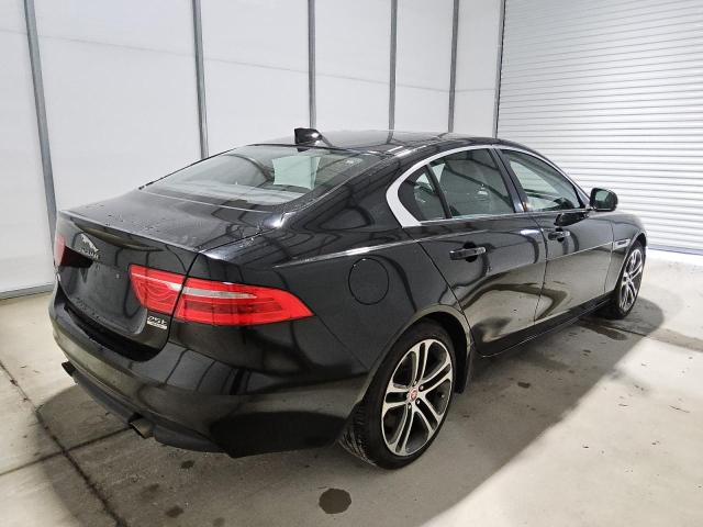  JAGUAR XE 2018 Черный