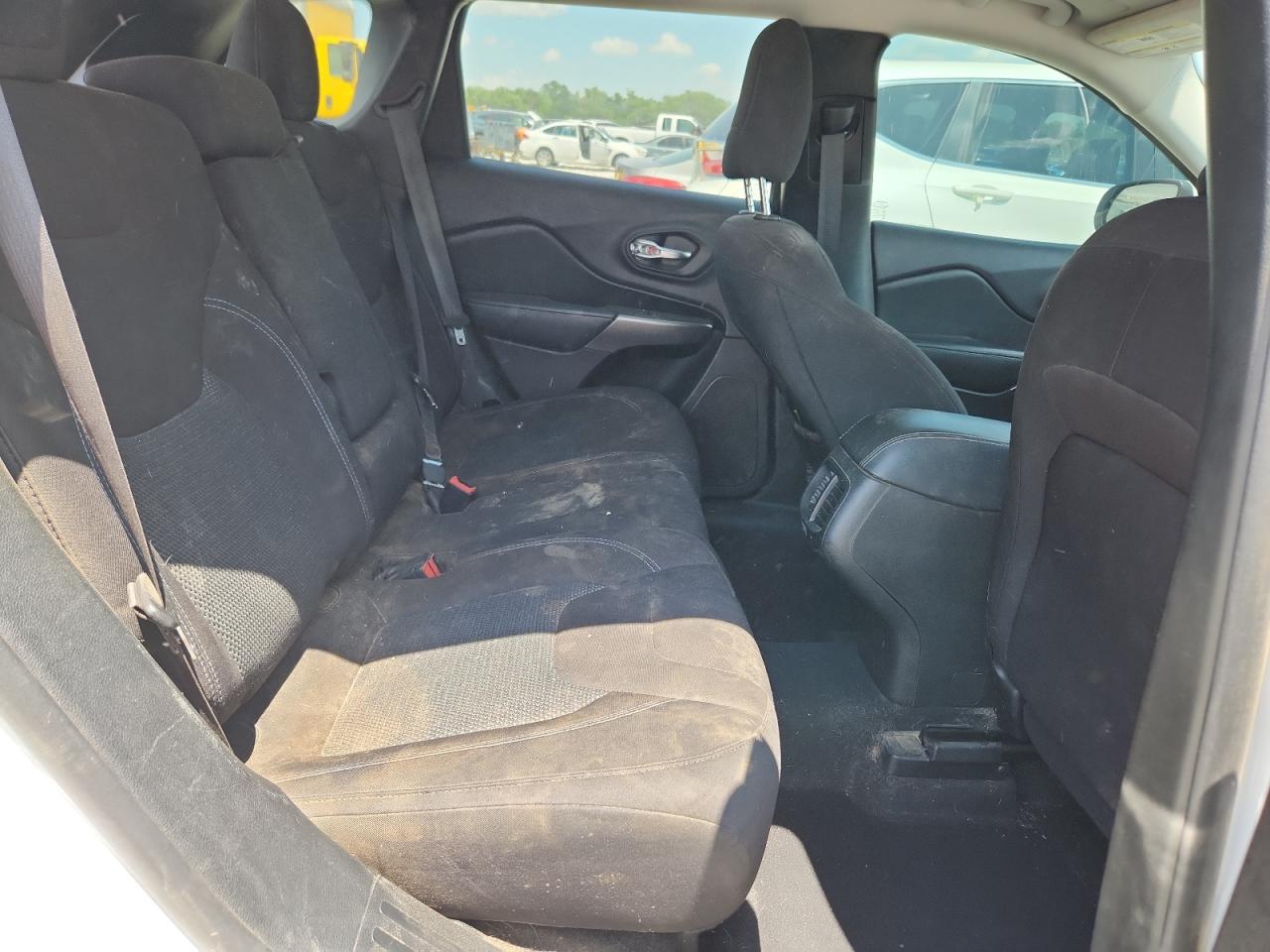 2020 Jeep Cherokee Latitude VIN: 1C4PJLCB1LD536334 Lot: 83819845