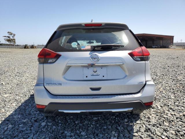  NISSAN ROGUE 2017 Srebrny