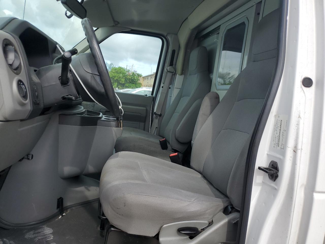 2019 Ford Econoline E350 Super Duty Cutaway Van VIN: 1FDWE3F65KDC01599 Lot: 61962225