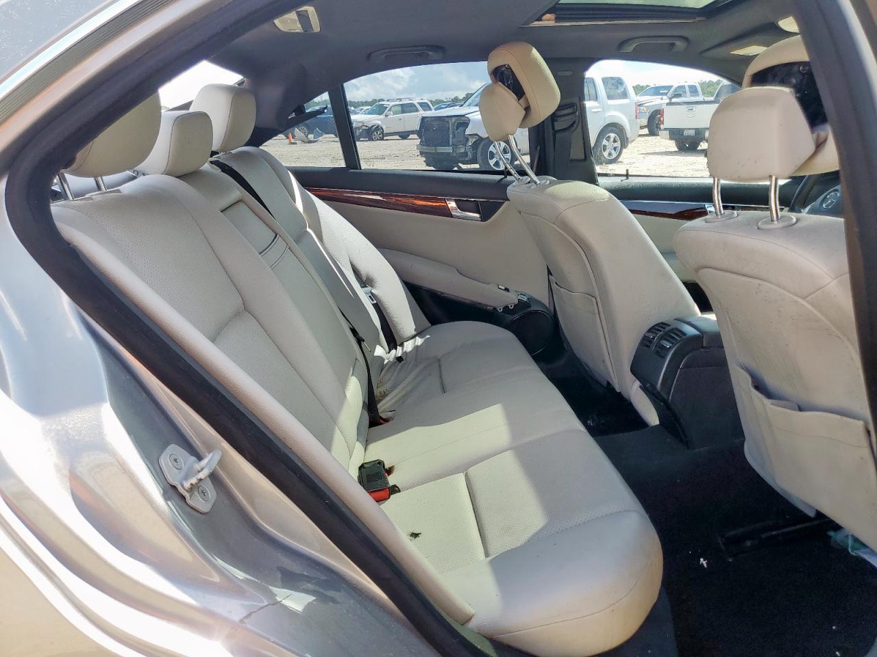 2011 Mercedes-Benz C 300 VIN: WDDGF5EB0BR185403 Lot: 62820585