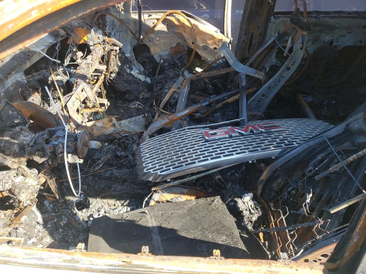 2016 GMC Yukon Xl Denali VIN: 1GKS2HKJ4GR385709 Lot: 60851905