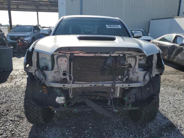  TOYOTA TACOMA 2017 Srebrny