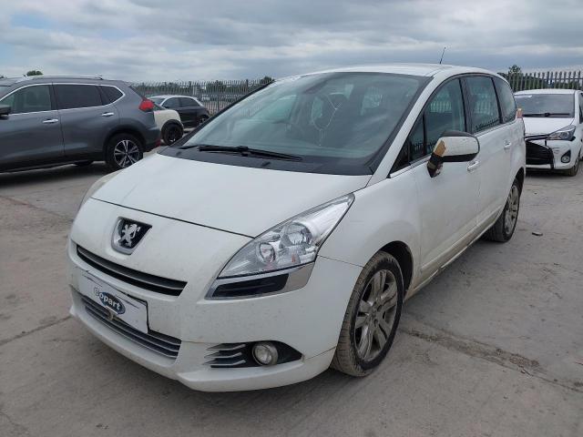 PEUGEOT 5008 ACTIV 2013