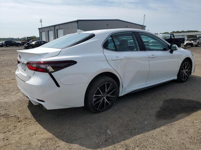 TOYOTA CAMRY 2022 Белы