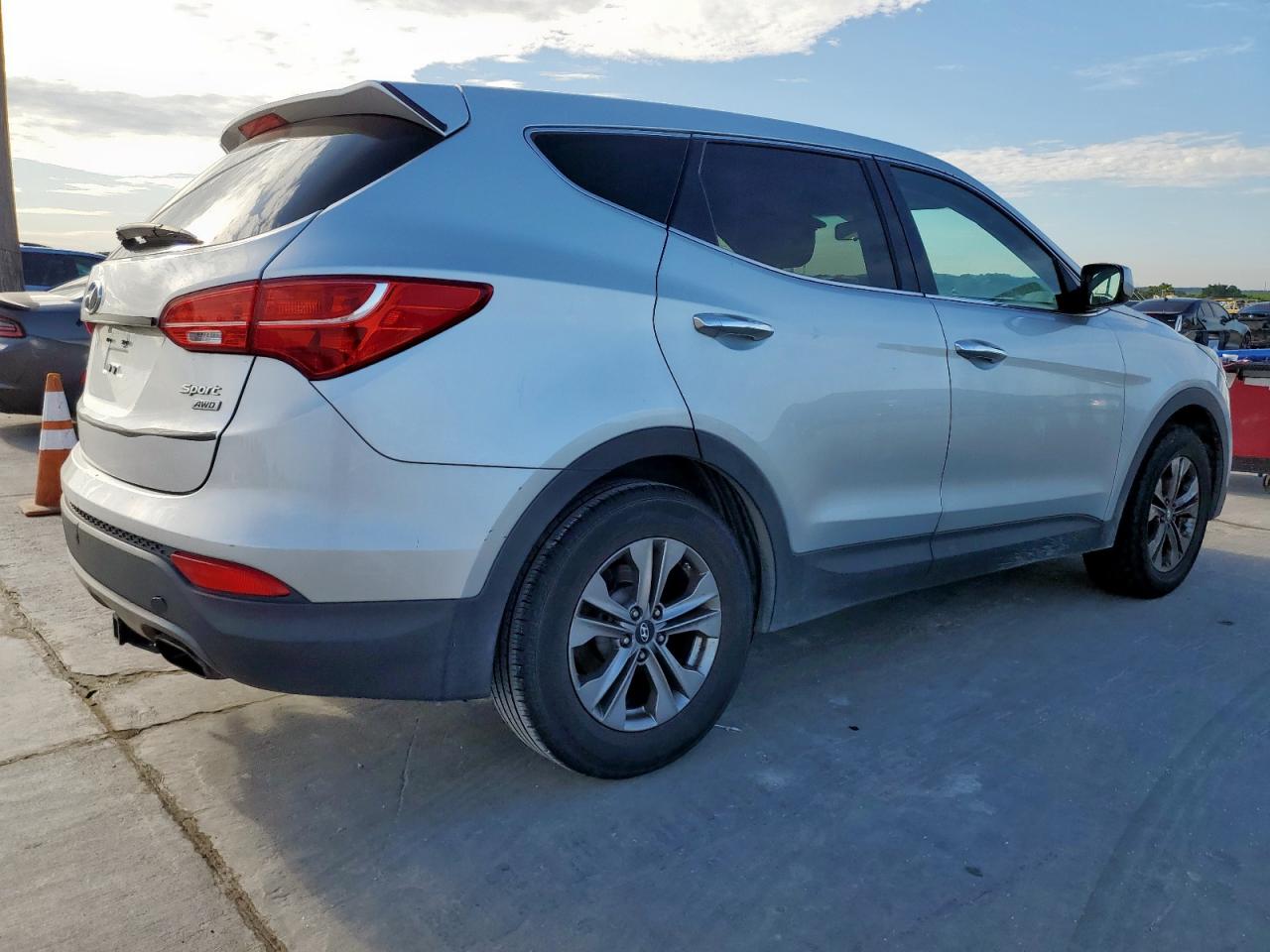 HYUNDAI SANTA FE 2016 VIN 5XYZTDLB2GG338832 фото 3