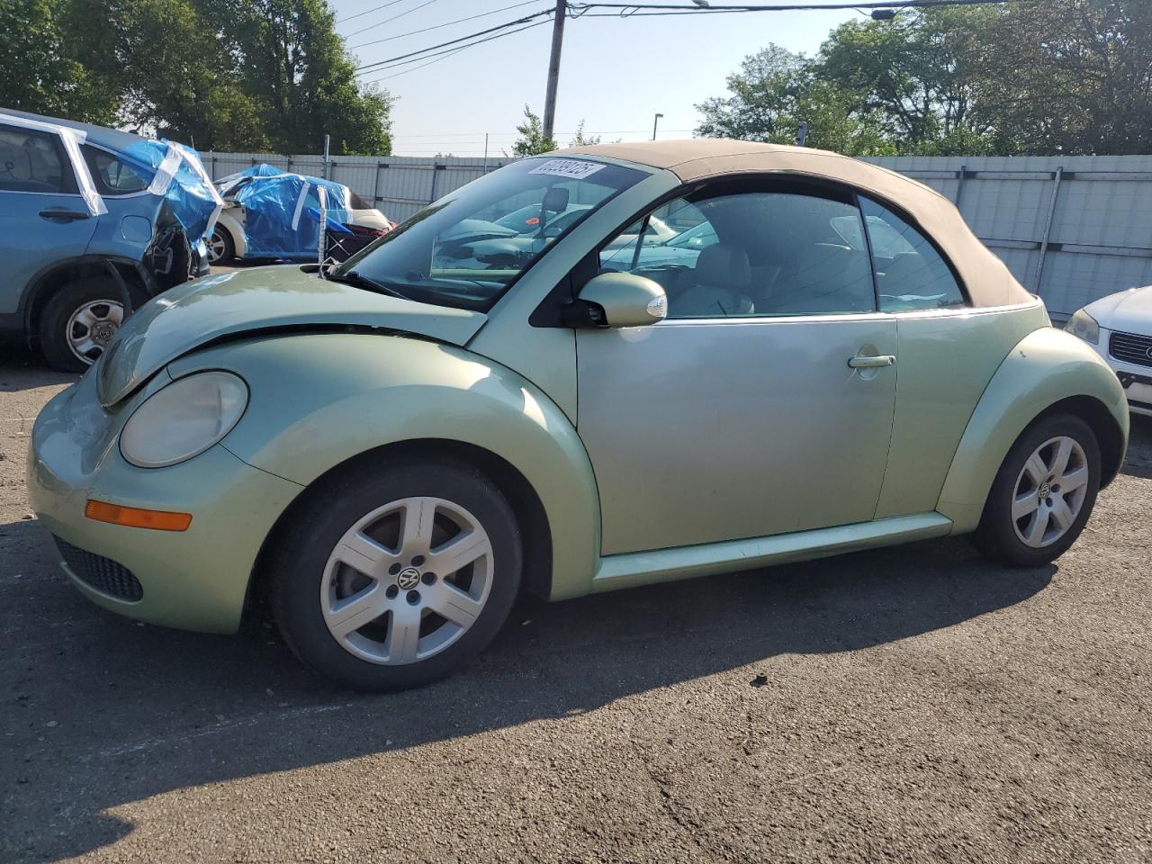 2007 Volkswagen New Beetle Convertible Option Package 1 იყიდება Moraine-ში, OH - Front End
