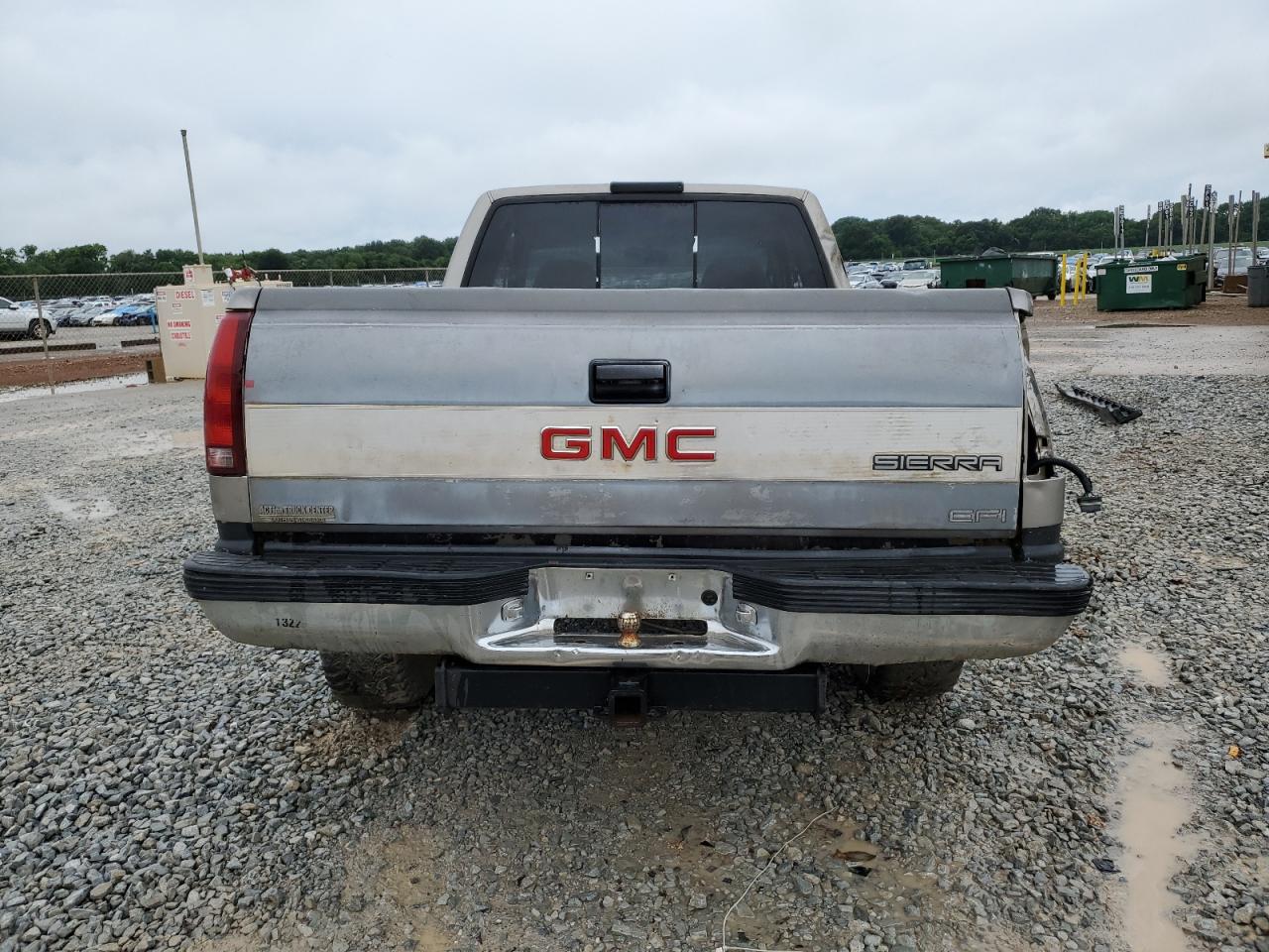 1998 GMC Sierra C1500 VIN: 2GTEC19R1W1530382 Lot: 61673645