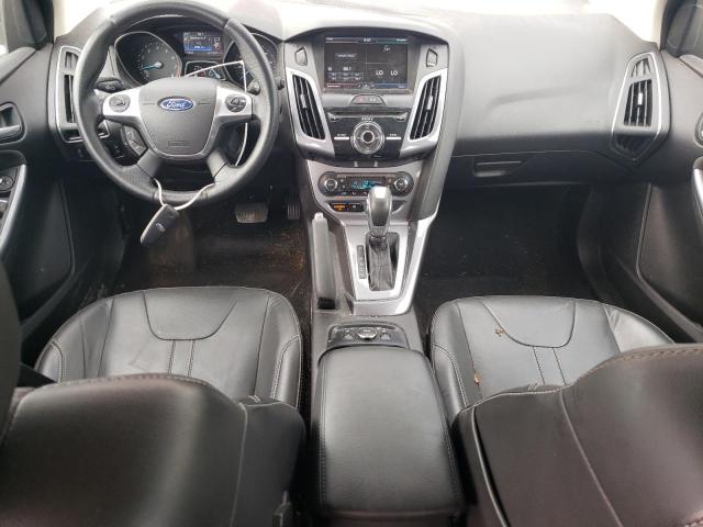 Hatchbacks FORD FOCUS 2014 Czerwony