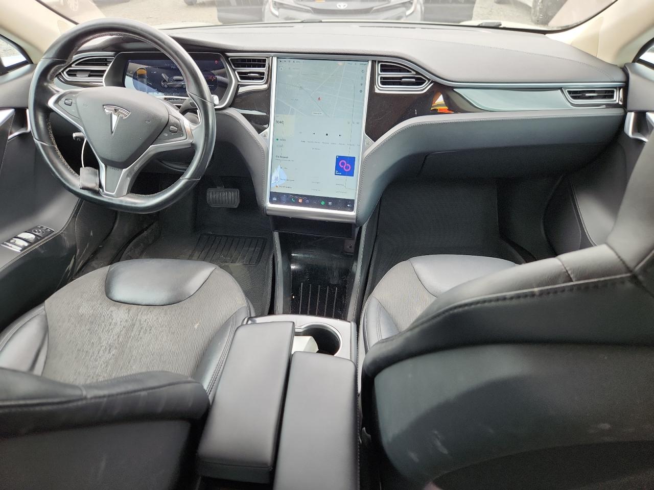 2015 Tesla Model S 70D VIN: 5YJSA1S2XFF084770 Lot: 60932715