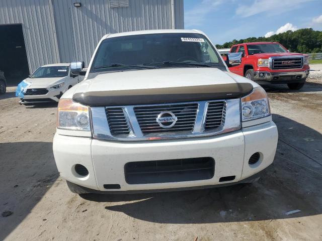  NISSAN TITAN 2014 Белы
