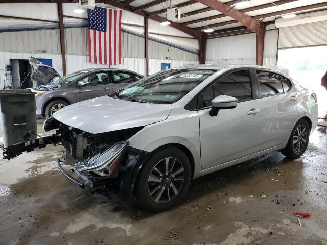  NISSAN VERSA 2021 Srebrny