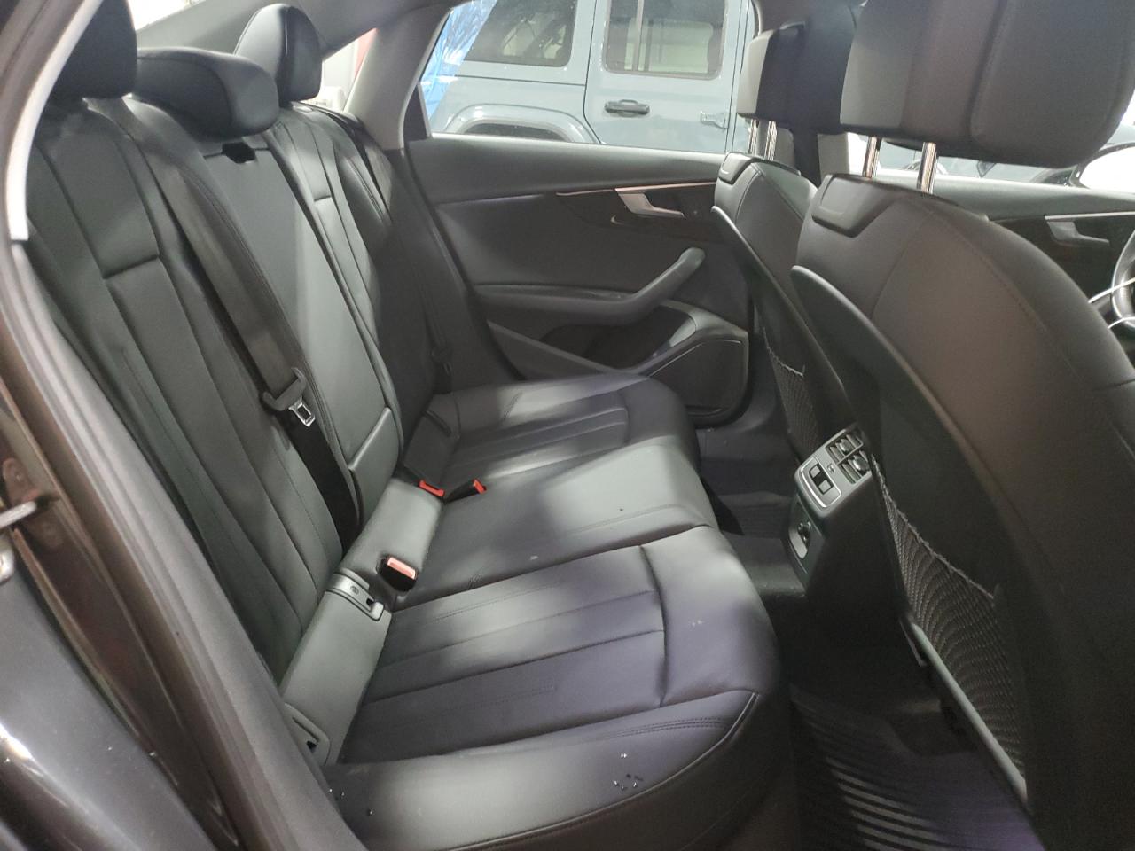 2019 Audi A4 Premium VIN: WAUDNAF4XKA117906 Lot: 61091315