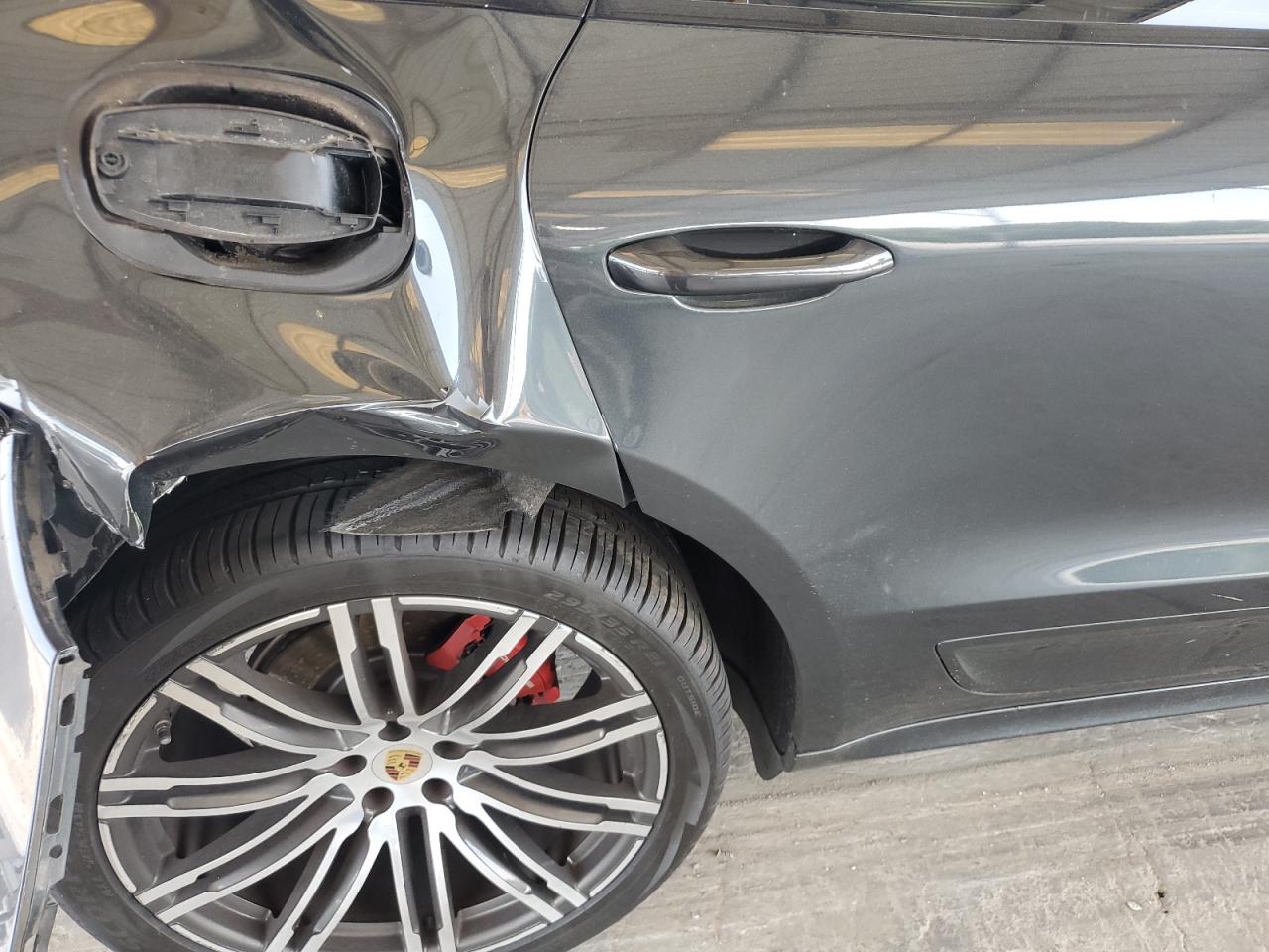 2017 Porsche Macan Gts VIN: WP1AG2A5XHLB50938 Lot: 62079705