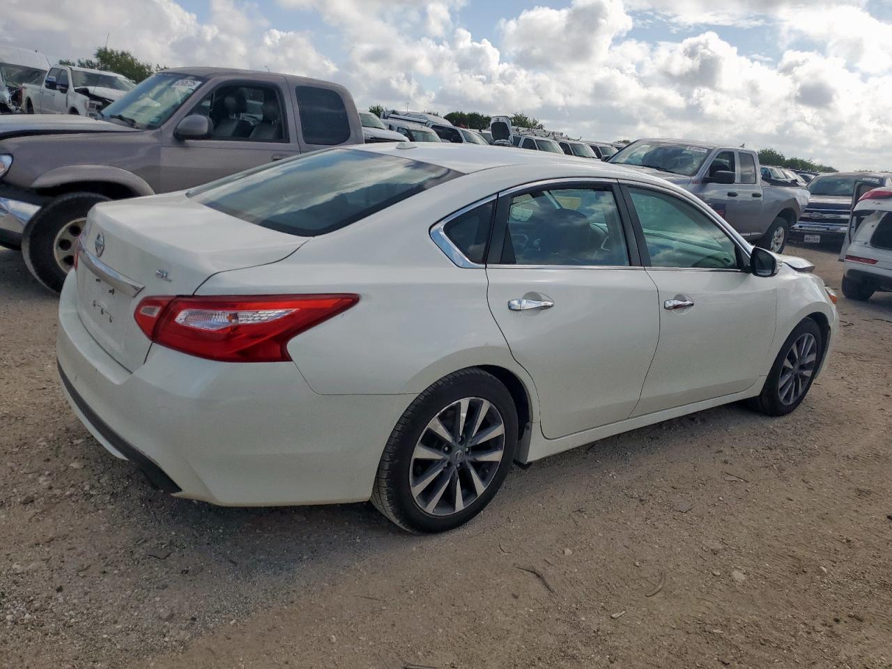 NISSAN ALTIMA 2017 VIN 1N4AL3AP1HC185734 фото 3