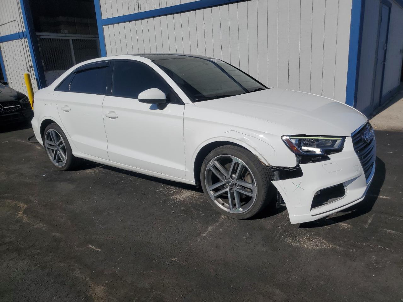 2018 Audi A3 Premium VIN: WAUAUGFFXJ1024683 Lot: 62000685