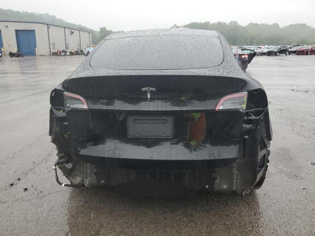  TESLA MODEL Y 2024 Czarny