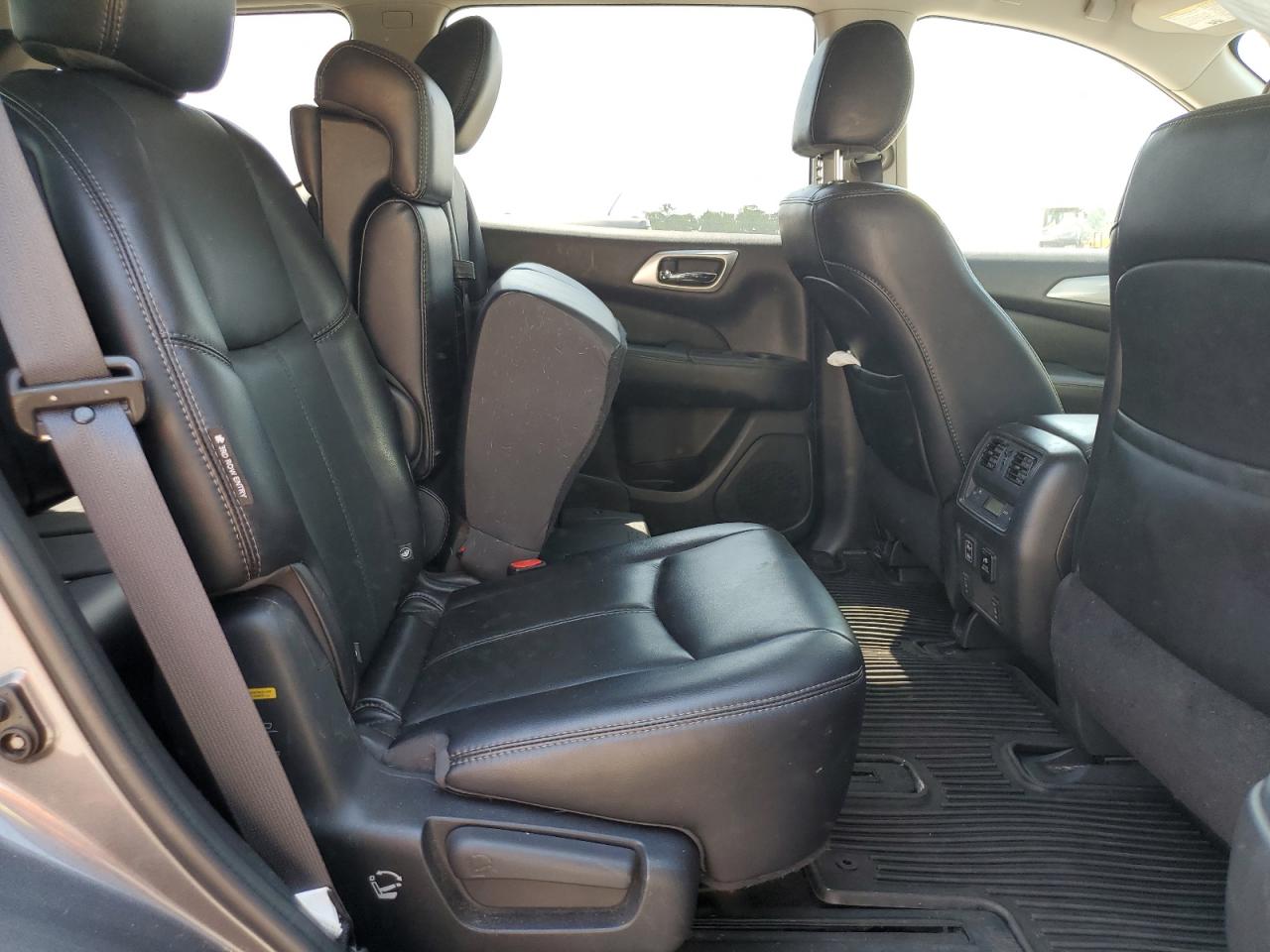 2018 Nissan Pathfinder S VIN: 5N1DR2MM2JC619405 Lot: 62336445