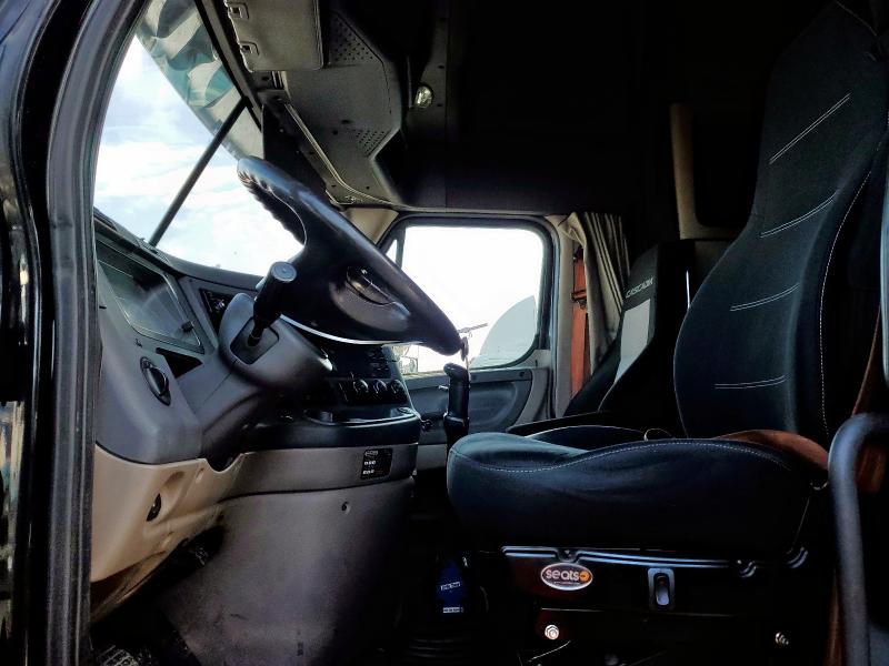 2015 FREIGHTLINER CASCADIA 125 SEMI TRUCK