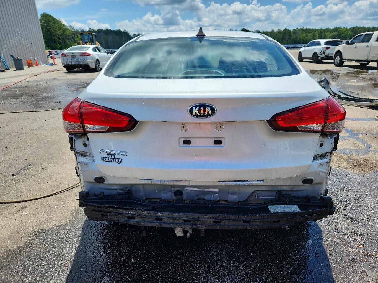 2017 Kia Forte Lx VIN: 3KPFK4A70HE098246 Lot: 63021955