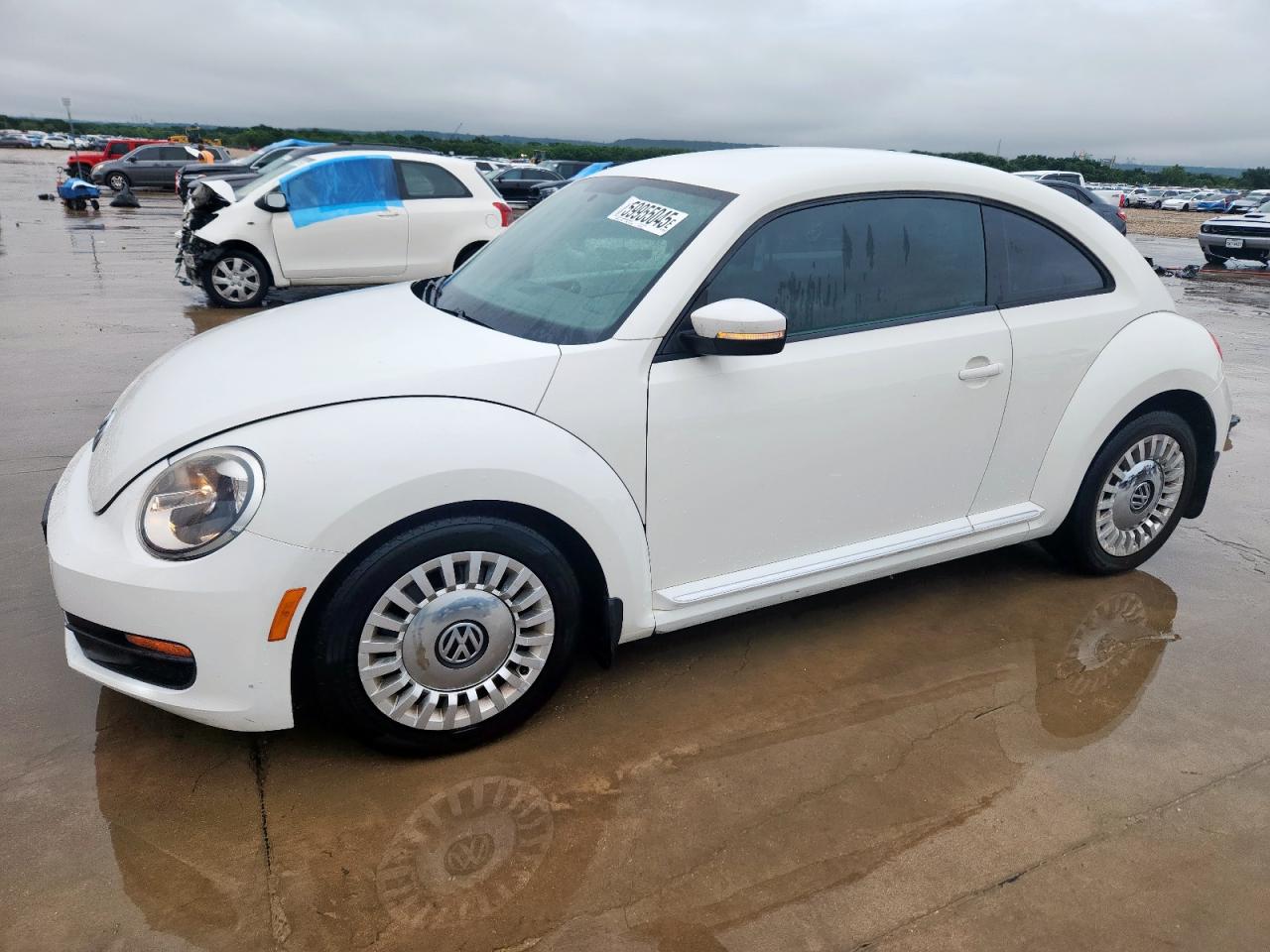 2013 Volkswagen Beetle for Sale in Grand Prairie, TX - Front End