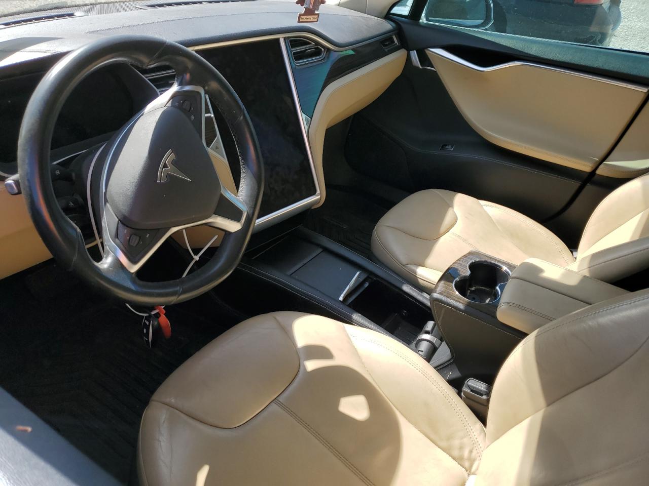 2015 Tesla Model S 60 VIN: 5YJSA1S16FFP77018 Lot: 62853645