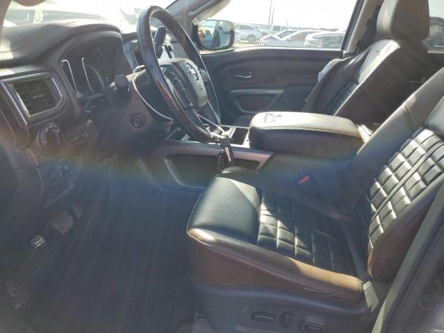  NISSAN TITAN 2019 Black