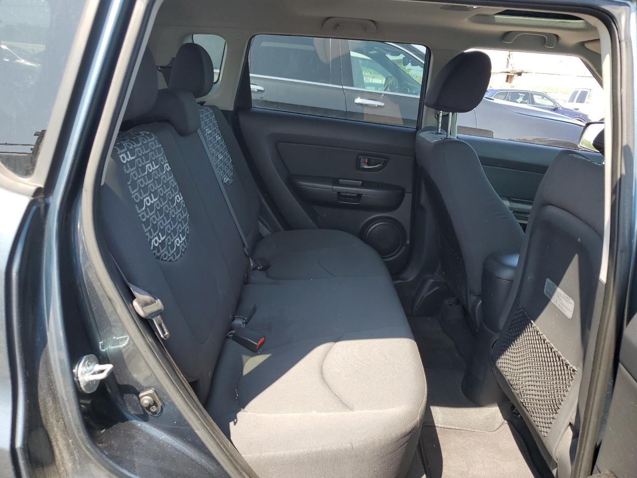 2011 Kia Soul + VIN: KNDJT2A21B7220667 Lot: 61283755