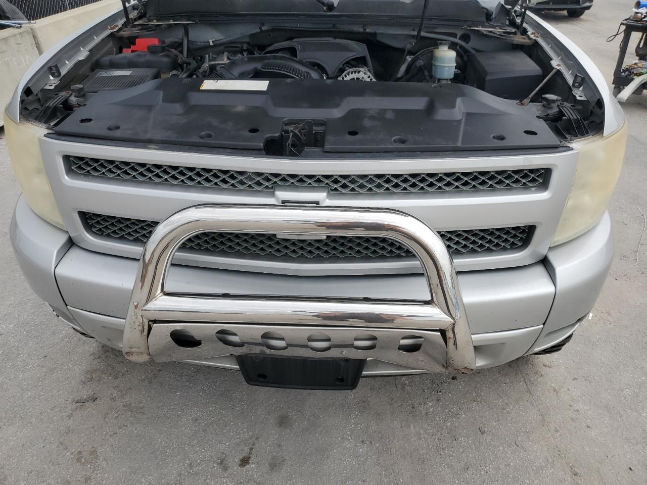 2010 Chevrolet Silverado - Image 11