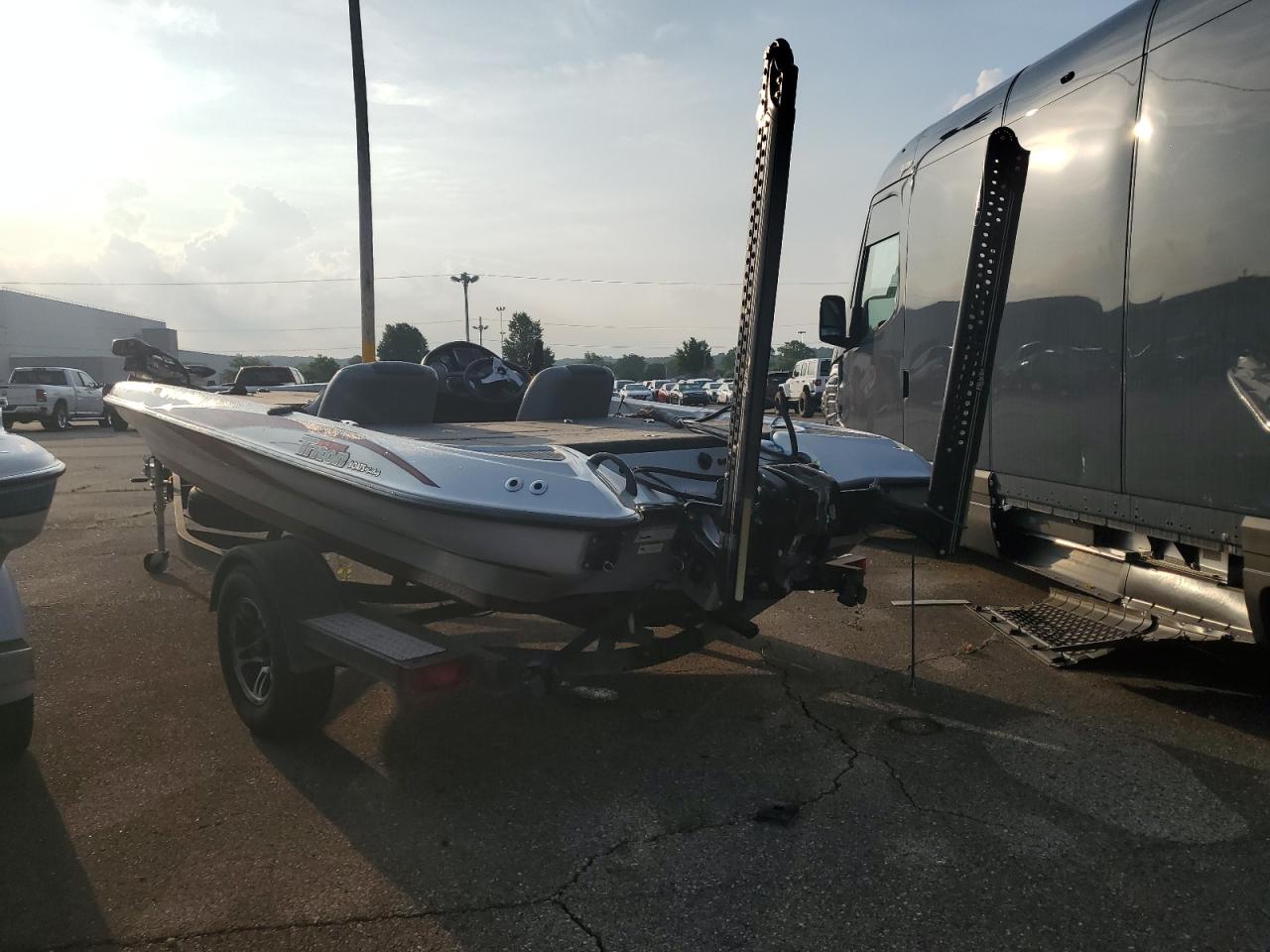 TRITON BOAT W/TRL 2013 VIN TRT13161K213 фото 3