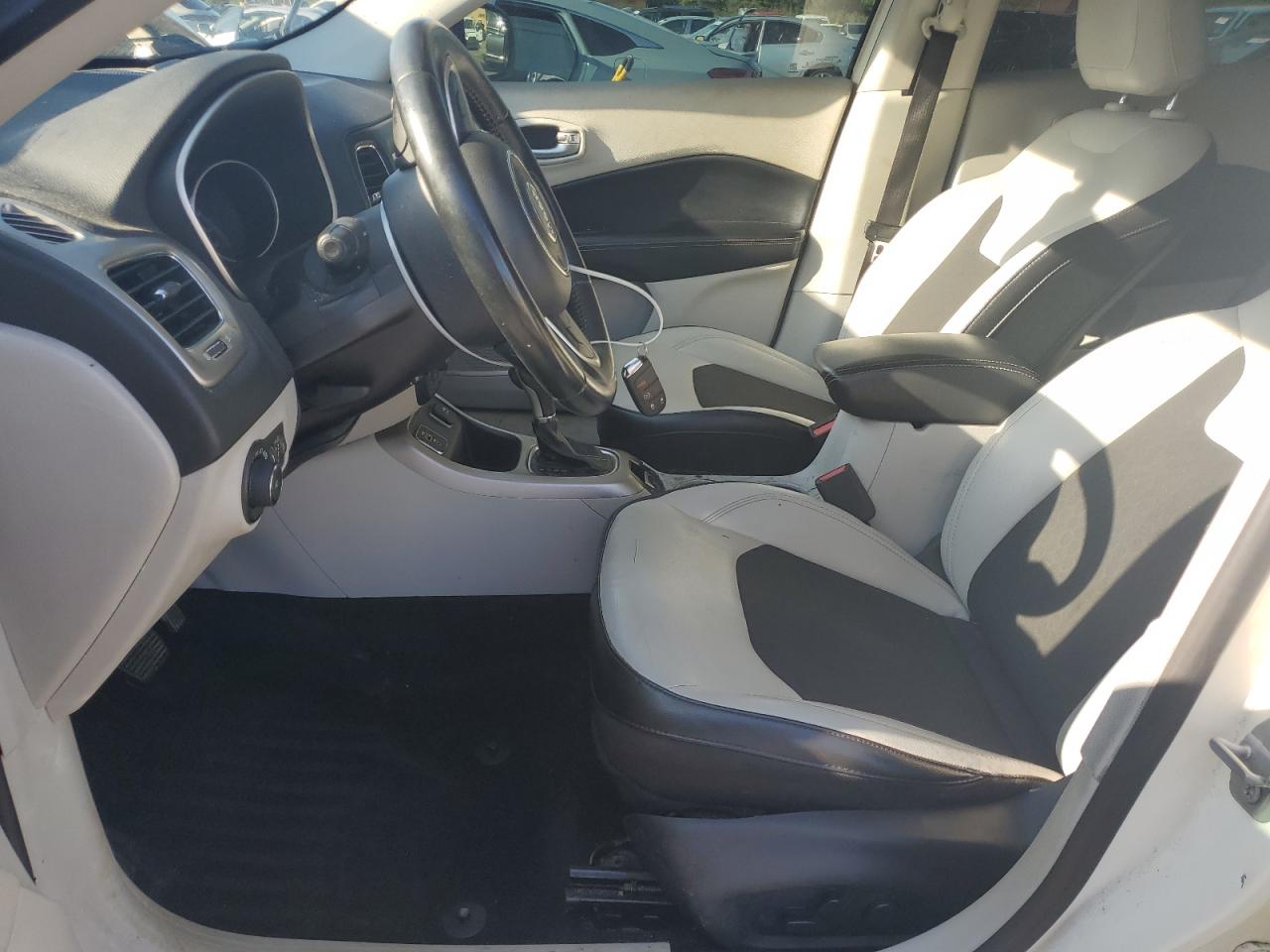 2018 Jeep Compass Latitude VIN: 3C4NJCBB3JT271710 Lot: 61547015