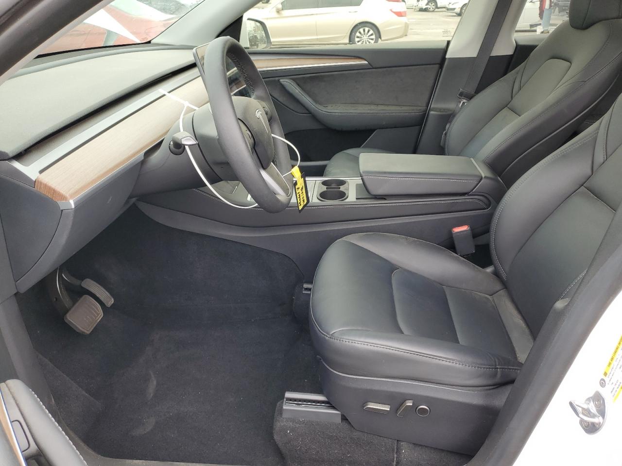 2024 Tesla Model Y VIN: 7SAYGDED6RF101045 Lot: 60907975