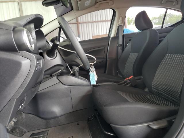  NISSAN VERSA 2024 Szary