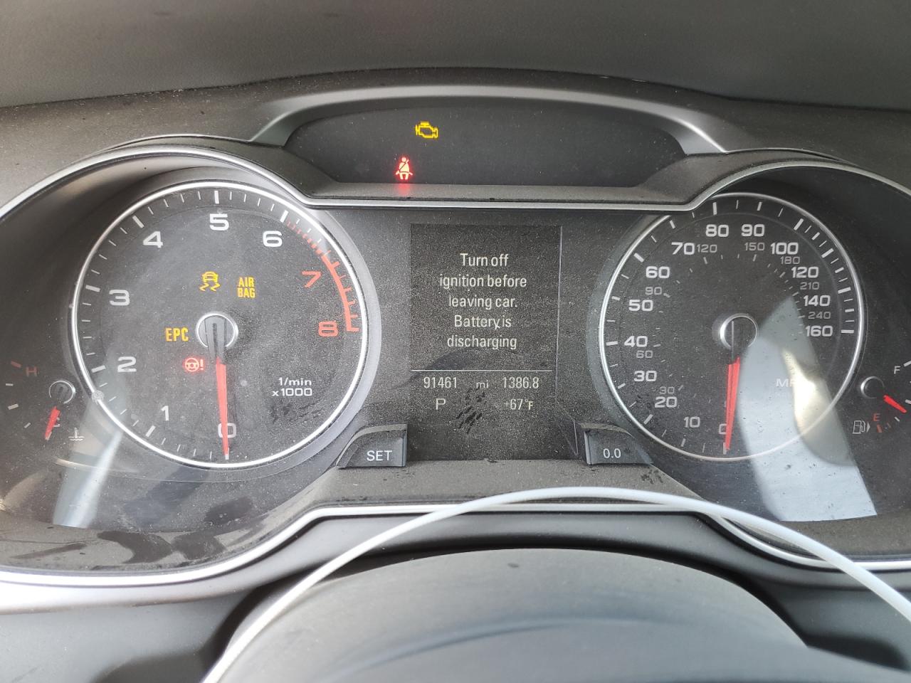 2014 Audi A4 Premium Plus VIN: WAUFFAFL7EN013657 Lot: 62385375