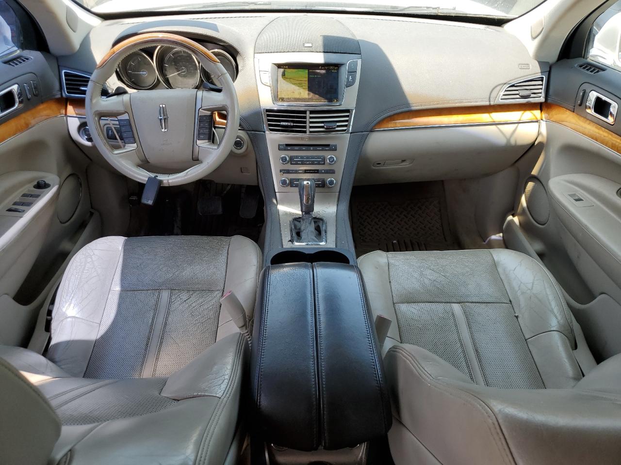 2010 Lincoln Mkt VIN: 2LMHJ5AR4ABJ10611 Lot: 59239155