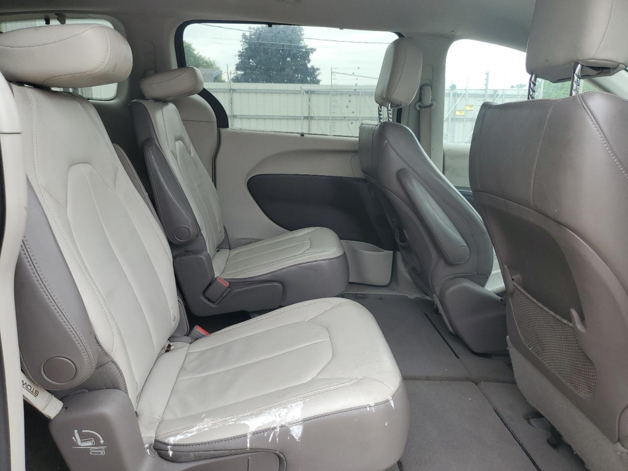 2017 Chrysler Pacifica Touring L VIN: 2C4RC1BG9HR603576 Lot: 62376455