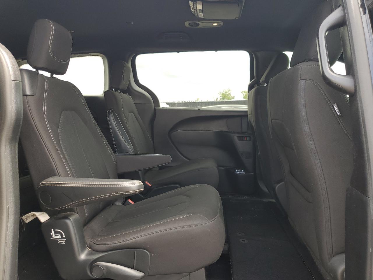 2020 Chrysler Pacifica Touring VIN: 2C4RC1FG9LR140812 Lot: 62739335