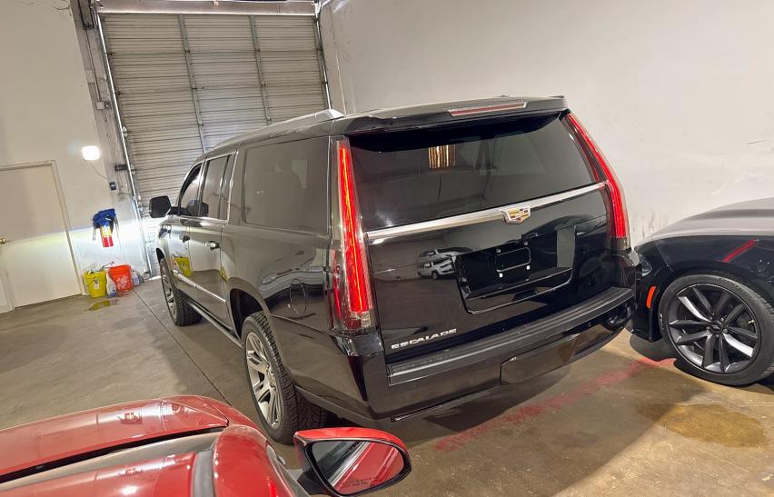 Parquets CADILLAC ESCALADE 2016 Czarny