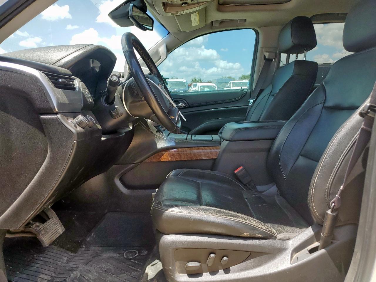 2017 Chevrolet Suburban K1500 Premier VIN: 1GNSKJKC4HR112086 Lot: 61905945