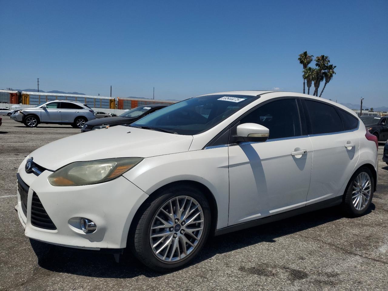2014 Ford Focus Titanium იყიდება Van Nuys-ში, CA - Minor Dent/Scratches