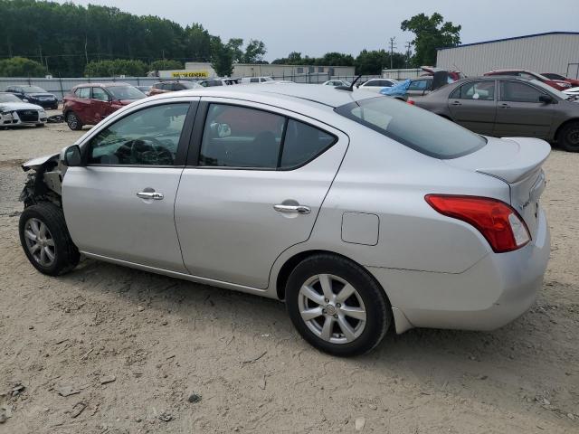  NISSAN VERSA 2013 Srebrny