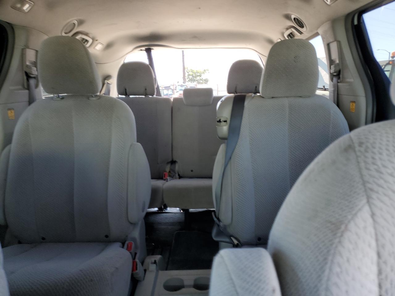 2012 Toyota Sienna Le VIN: 5TDKK3DC8CS241301 Lot: 62791895