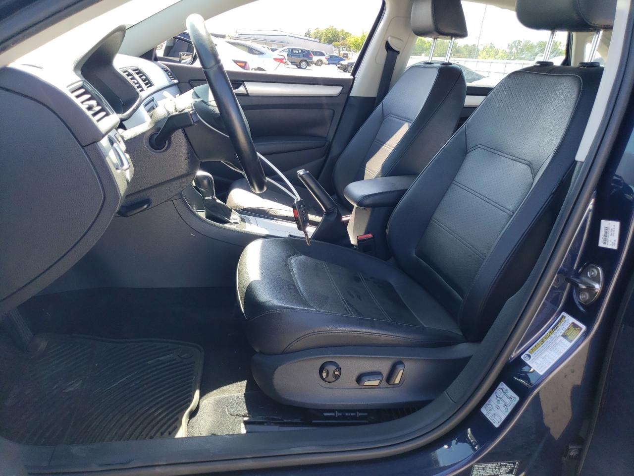 2012 Volkswagen Passat Se VIN: 1VWBP7A32CC057371 Lot: 62197925