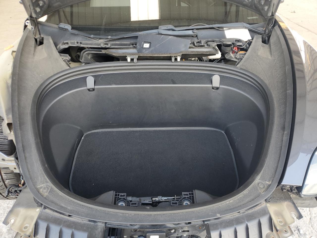 2018 Tesla Model 3 VIN: 5YJ3E1EB2JF185377 Lot: 61160145